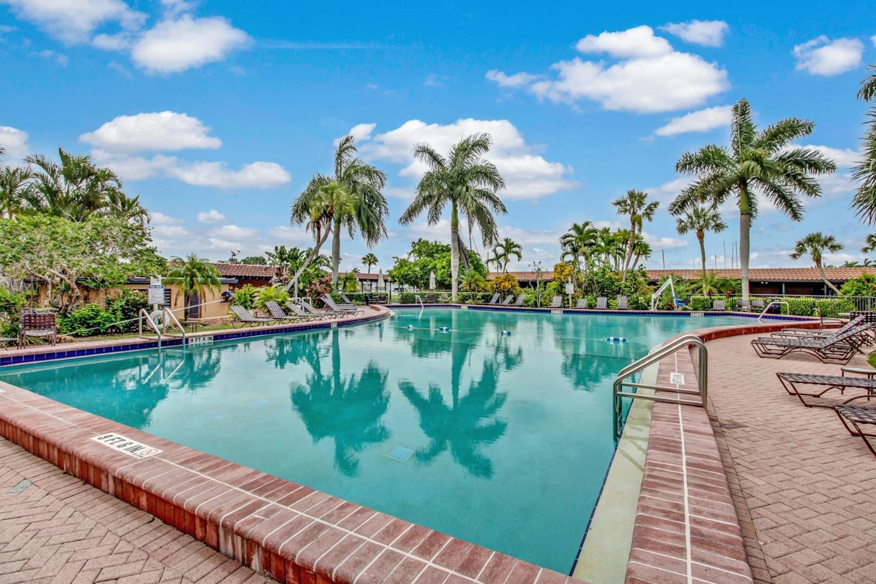Marina Getaway On The Water! Apartment Naples Luaran gambar