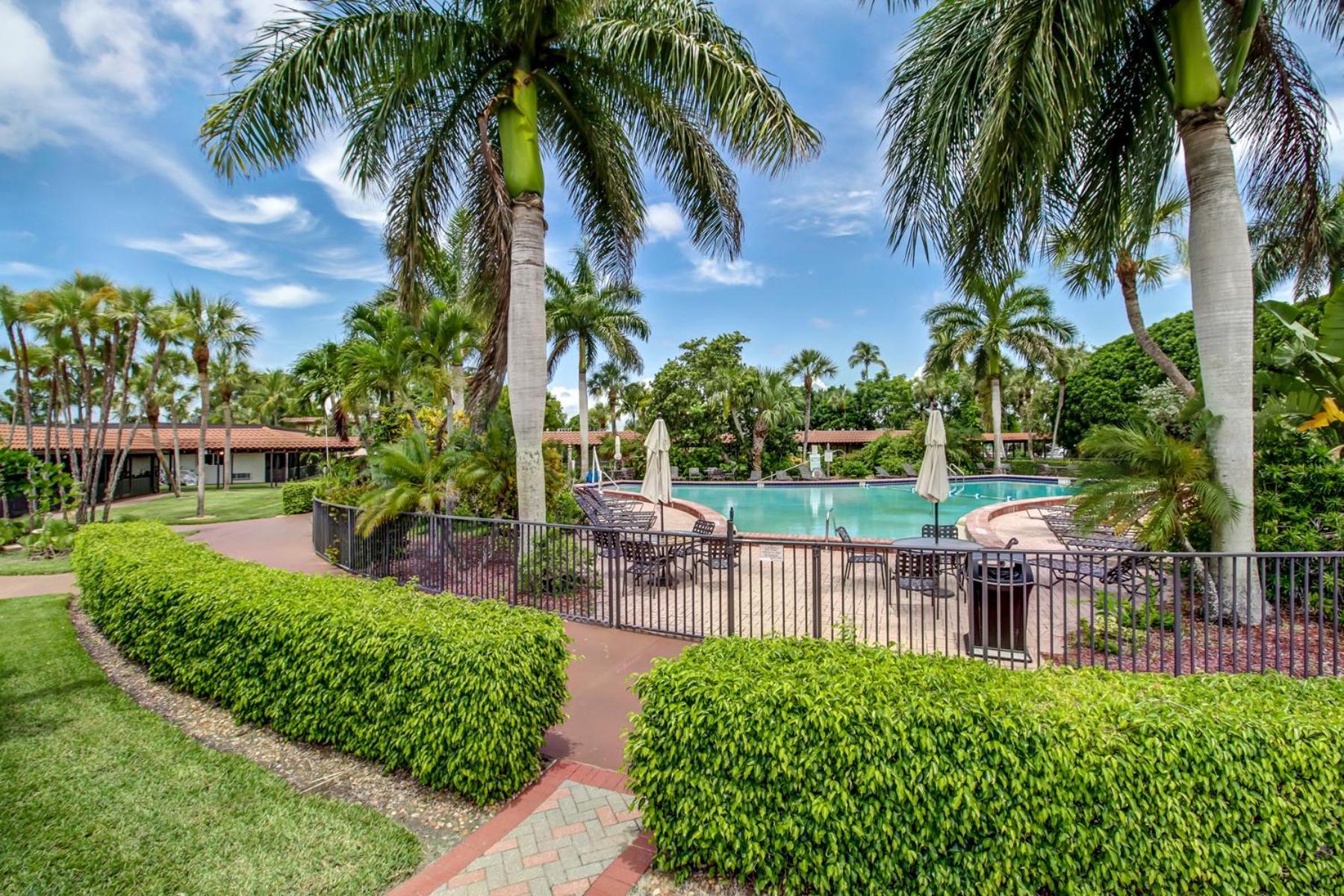 Marina Getaway On The Water! Apartment Naples Luaran gambar