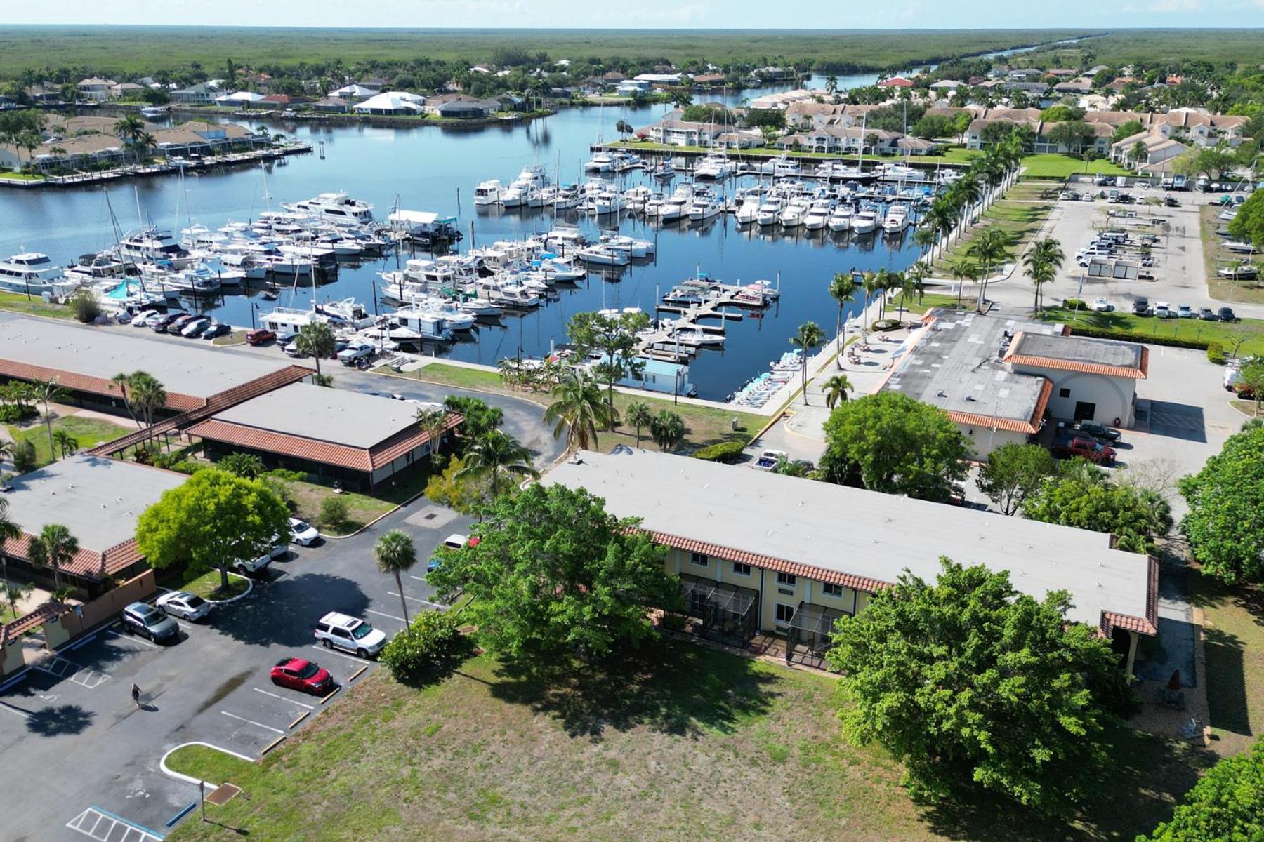 Marina Getaway On The Water! Apartment Naples Luaran gambar