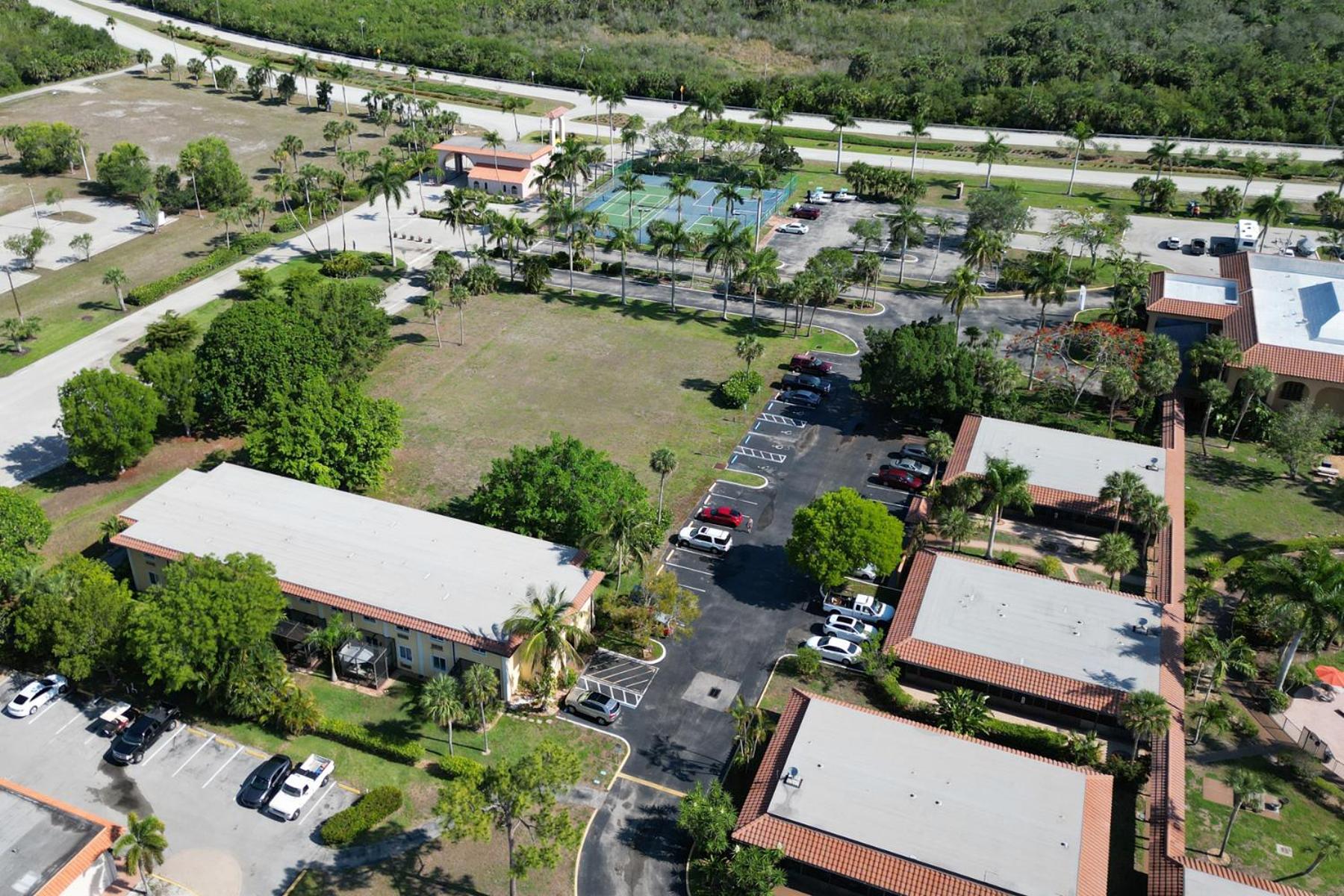 Marina Getaway On The Water! Apartment Naples Luaran gambar